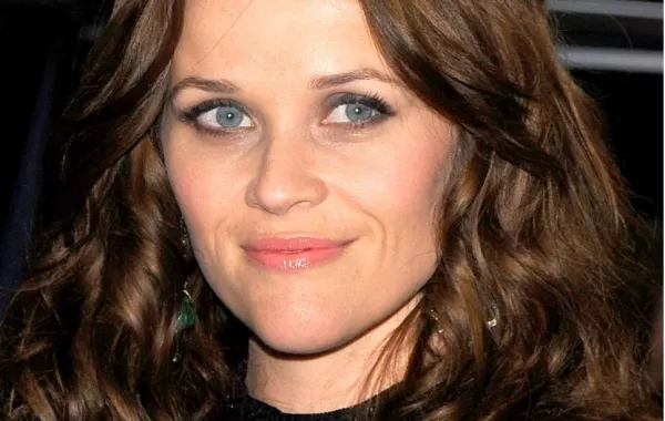 ماكياجك الرمضانيّ على طريقة "Reese Witherspoon"