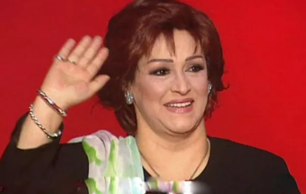 نبيلة عبيد تحيي ذكرى وردة في الجزائر