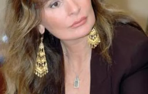 يسرا تتجاهل الحديث عن غادة عبد الرازق