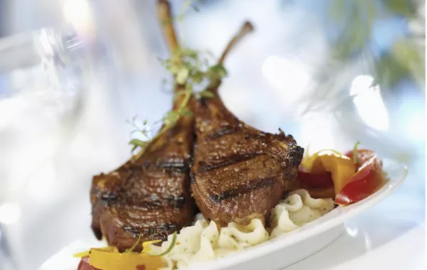 ريش الغنم المشوية لغداء الخميس