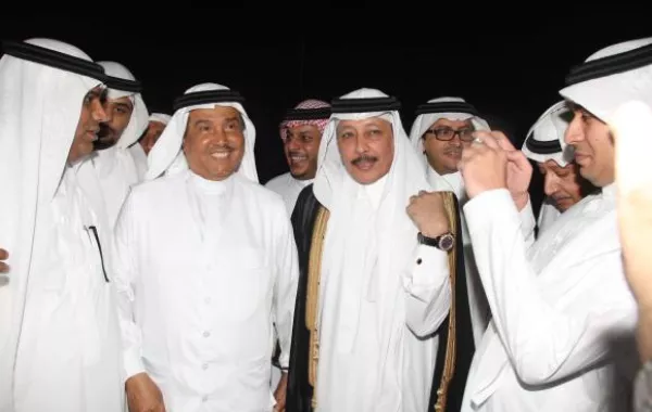 المطرب محمد عمر يحتفل بعقد قران ابنته بشاير