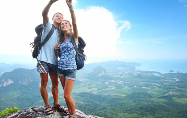 للعرسان: زوروا "تاهيتي" للإستجمام!