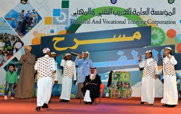 مسرح "الجنادرية 29" نجوم في ثوب "مرشدين"