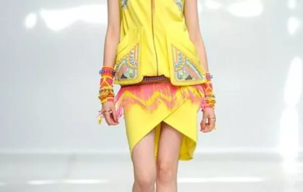 مجموعة Manish Arora لربيع وصيف 2014