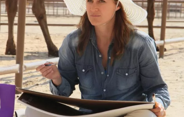 الزوار تجذبهم الفعاليات التراثية في مهرجان الظفرة