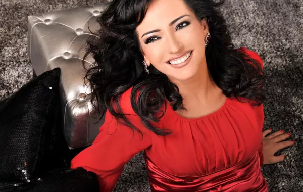 سر شباب النَّجمة السوريَّة أمل عرفة