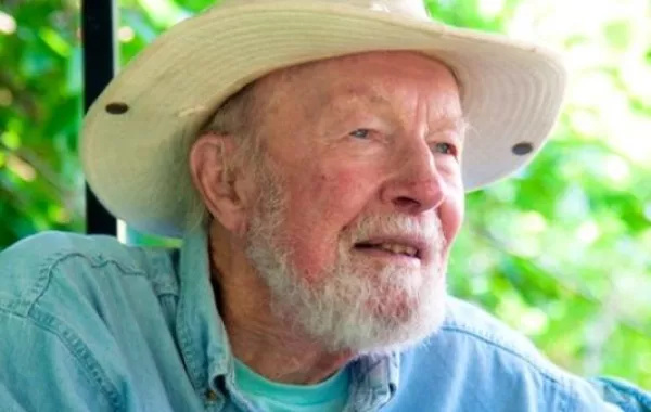 وفاة مغنّي موسيقى الفولك  Pete Seeger
