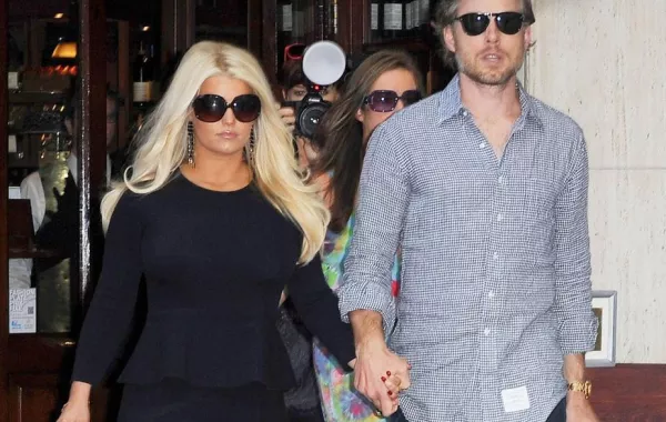 الصورة الأولى لطفل Jessica Simpson