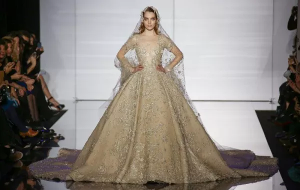 خيارات العروس من أسبوع الموضة الباريسي