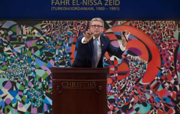 لوحة لفخر النساء بـ 2.7 مليون دولار بدبي