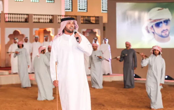 العامري مع الأطفال في "الميدان"