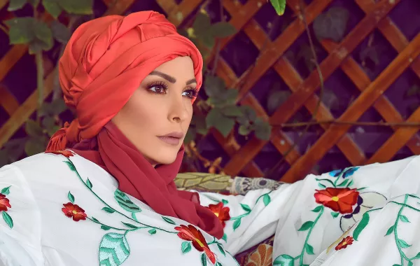 أجواء وكواليس تصوير غلاف "سيدتي" مع الفنانة أمل حجازي