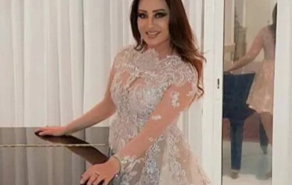كواليس تصوير غلاف مجلة "سيدتي" مع لطيفة التونسية