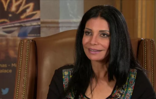 فنانات تزوجن رجالاً أصغر منهن سناً