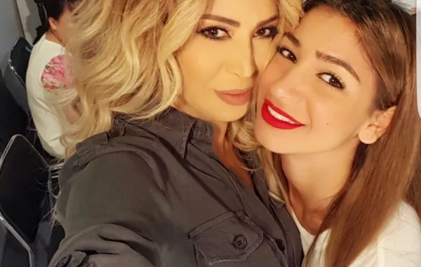 نجمات وأبناؤهن .. أمهات ام أصحاب؟