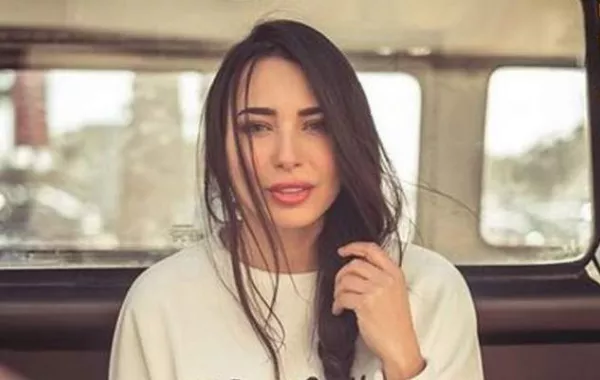 خاص لـ"سيدتي" ساندي تغني حصرياً: الرجالة ماتت في الحرب