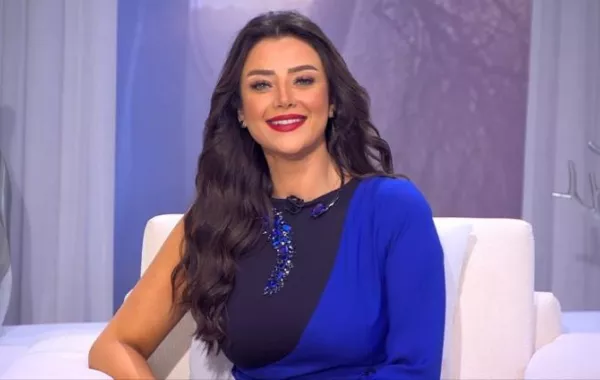 مواقف محرجة مر بها مذيعون على الهواء مباشرة