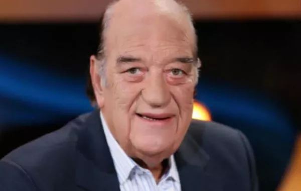 أشهر إفيهات حسن حسني