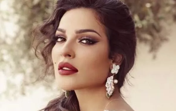 المشاهير على التيك توك.. نادين نجيم تشعلها بالتقليد