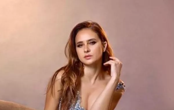 كواليس تصوير غلاف "سيدتي" مع نيللي كريم