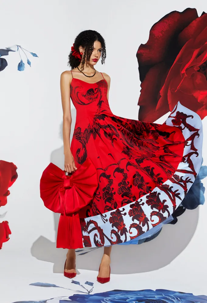 فستان من أليس+ أوليفيا Alice Olivia- الصورة من Launchmetrics/Spotlight ©