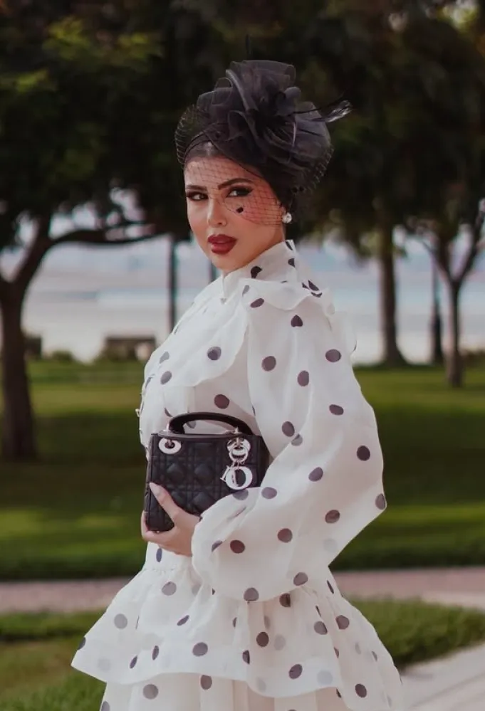 مدونة الموضة هيا عفيف- الصورة من حسابها على انستغرام.