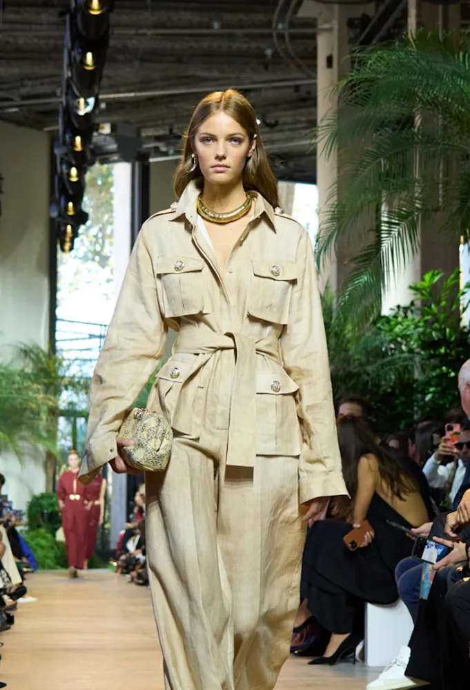 بدلة من إيلي صعب Elie Saab - الصورة من Launchmetrics/Spotlight ©