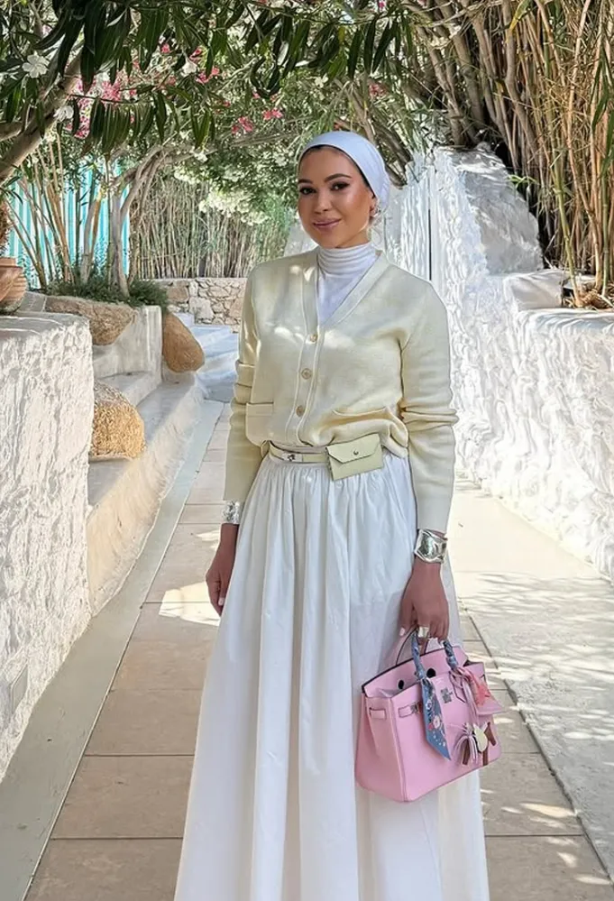 مدونة الموضة منة نبيل - الصورة من حسابها على إنستغرام