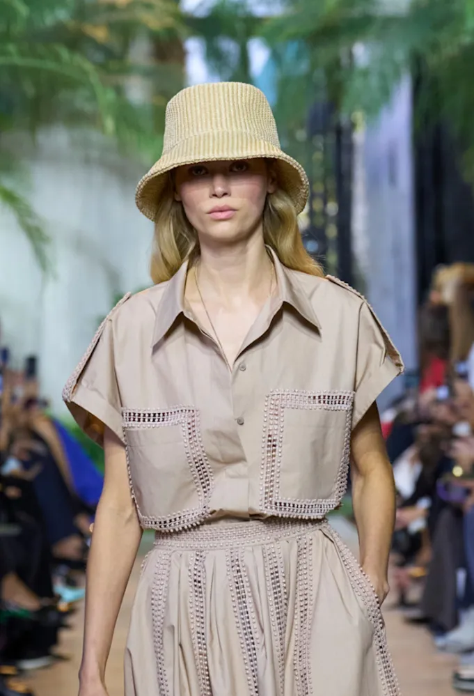 قميص من إيلي صعب Elie Saab - الصورة من Launchmetrics/Spotlight ©