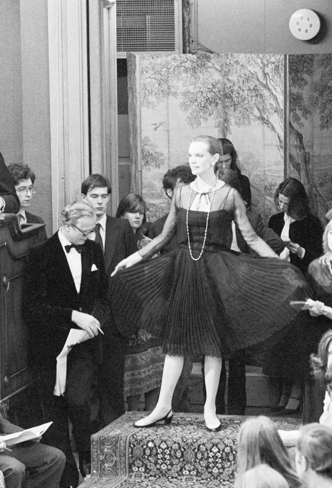 عرض فستان Little Black Dress الشهير - (مصدر الصورة Getty images)