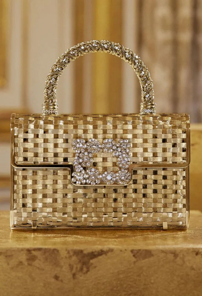 حقيبة روجيه فيفييه  Roger Vivier الجديدة- الصورة من العلاقات العامة للدار
