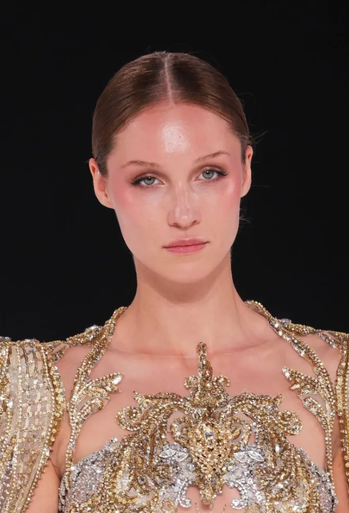 تسريحات شعر عروس خريف وشتاء 2025