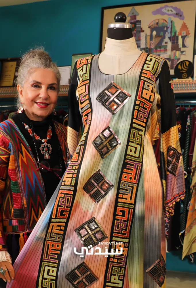 المصممة العراقية هناء صادق  - تصوير عبدالعزيز السعود