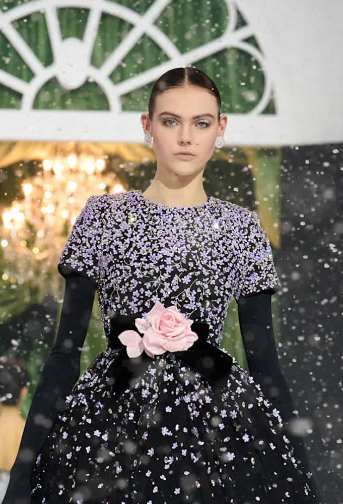 فستان من ريتشارد كوين Richard Quinn - الصورة من Launchmetrics/Spotlight ©