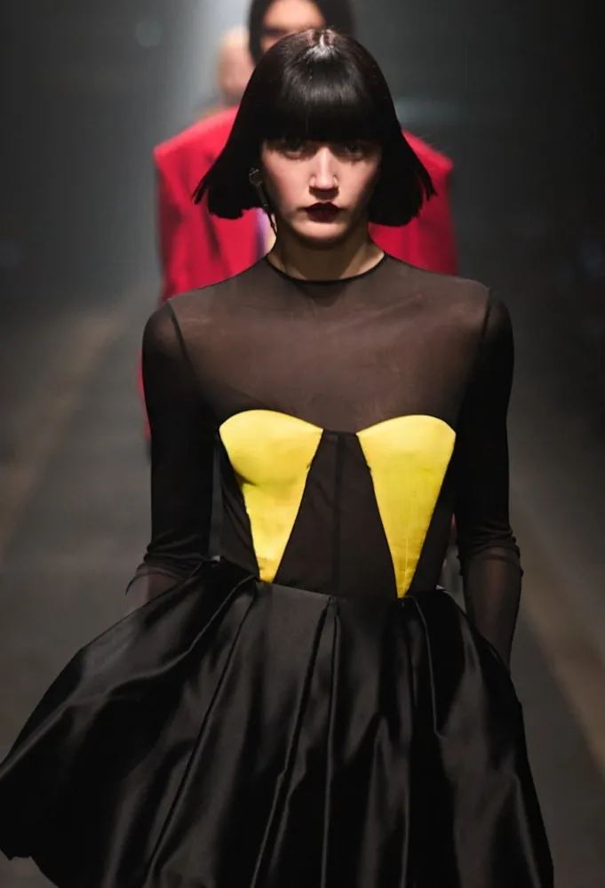 فستان من فيرساتشي Versace - الصورة من Launchmetrics/Spotlight ©