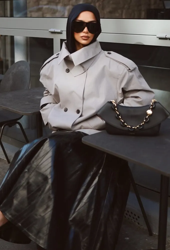 سهى طه بالتنورة الطويلة- الصورة من حسابها الرسمي على إنستغرام