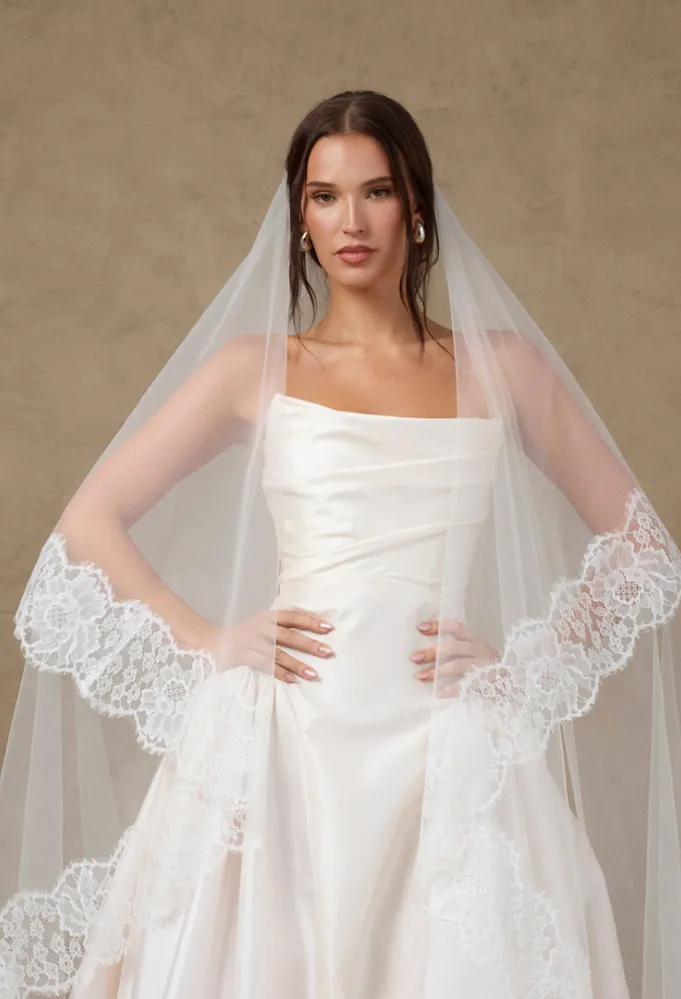 طرحة من كاثرين تاش Katherine Tash - الصورة من Launchmetrics/Spotlight ©