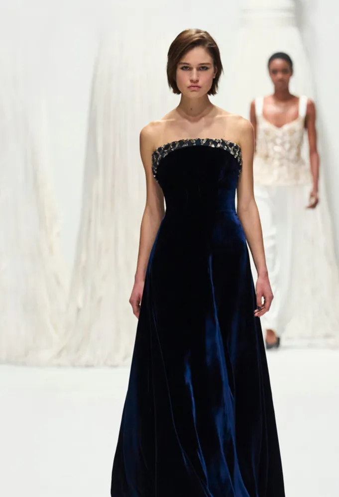 فستان من جيني Genny- الصورة من Launchmetrics/Spotlight ©