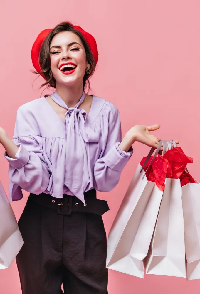 إطلالة ستريت ستايل -الصورة من موقع Freepik