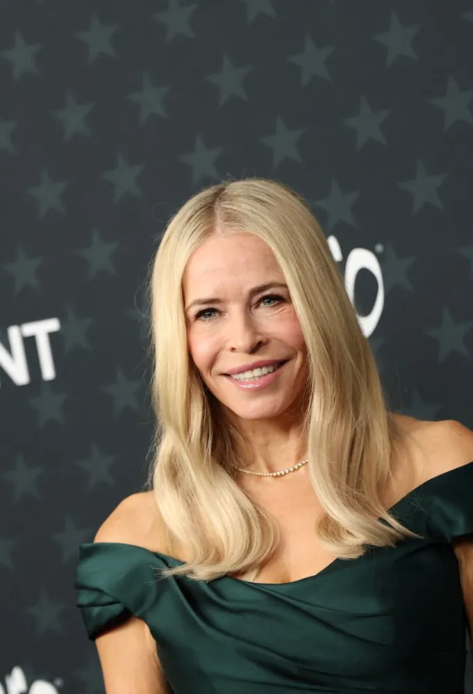 النجوم يتوافدون لحضور حفل توزيع جوائز اختيار النقاد 2026