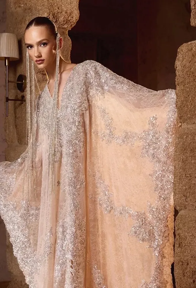 تصميم من مجموعة The Light Within للمصمم طوني ورد - الصورة من العلامة 