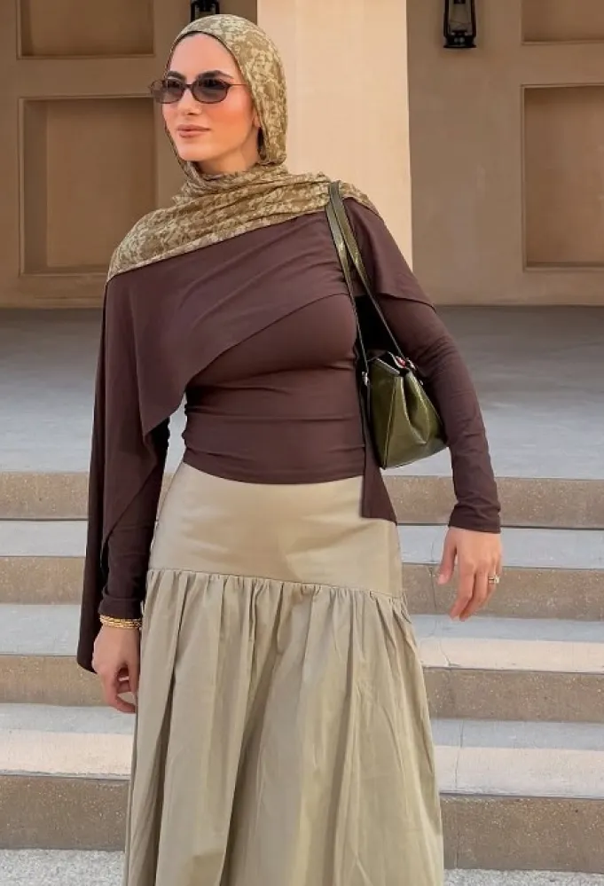 هدى كوثرة والتنورة منخفضة الخصر- الصورة من حسابها الرسمي على إنستغرام