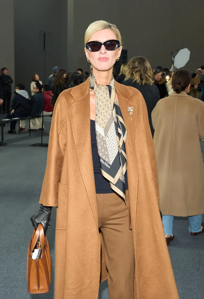 إطلالة نيكي هيلتونNicky Hilton في عرض ماكس مارا Max Mara -الصورة من Launchmetrics/Spotlight ©