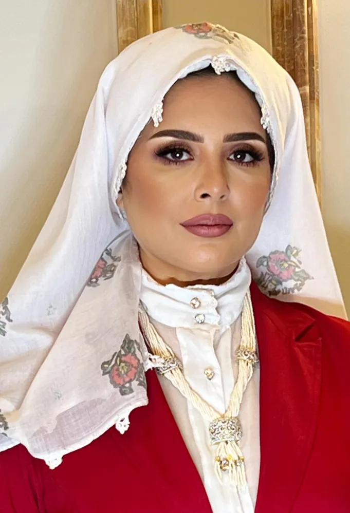 الدكتورة رانية خوقير - الصورة من المصممة