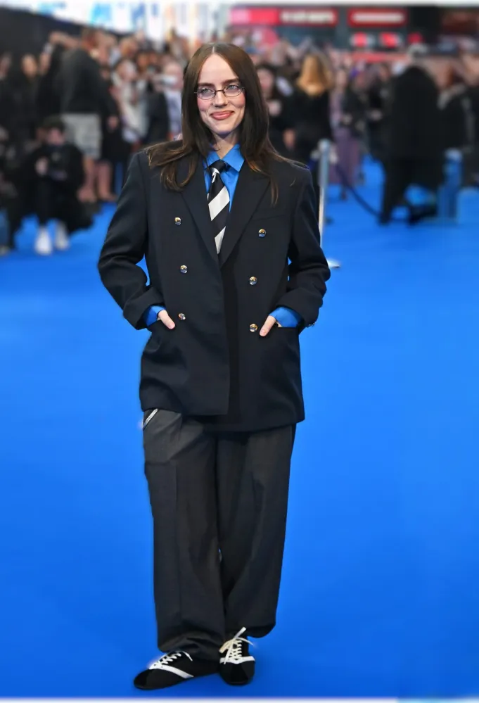 بيلي إيليش Billie Eilish - الصورة من دار سيلين Celine