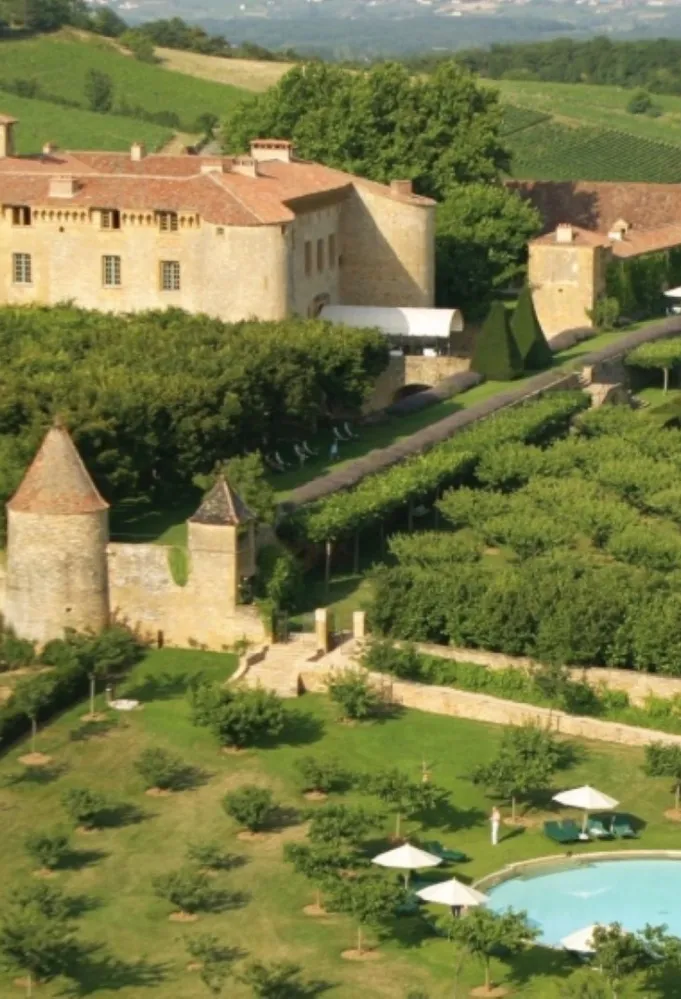 لقطة خارجية لفندق قلعة شاتو دو بانيول