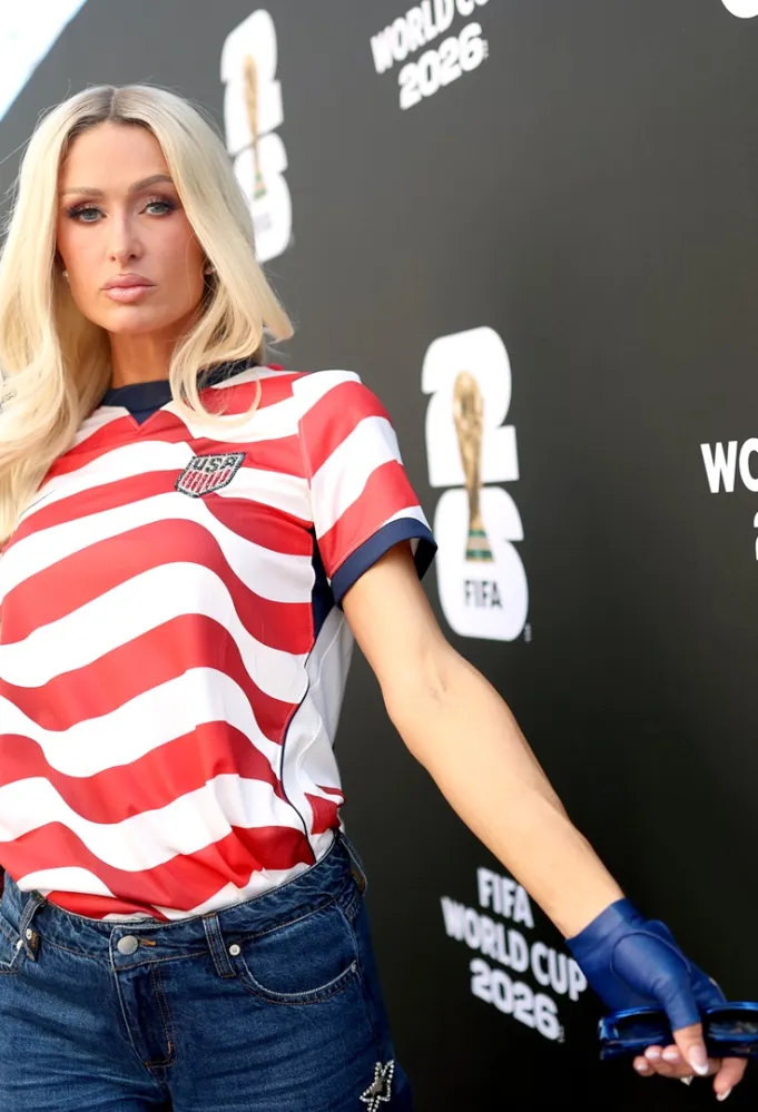 باريس هيلتون Paris Hilton خلال حضورها في كأس العالم 2026 مباراة الولايات المتحدة والباراغواي( مصدر الصورة: Matt Winkelmeyer - FIFA/FIFA via Getty Images) )