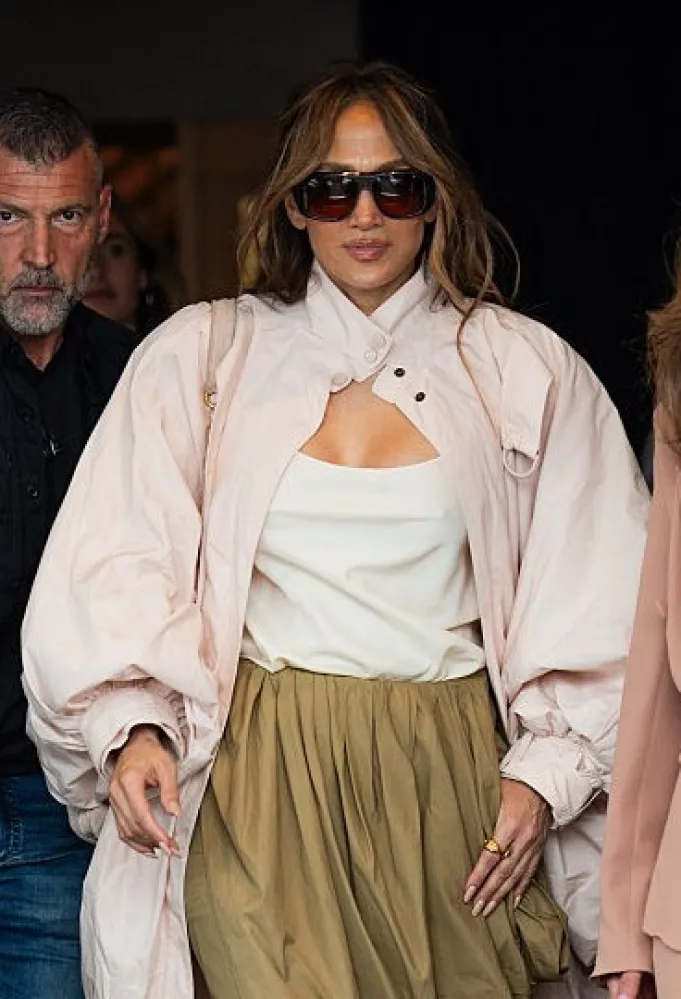 جينيفر لوبيز Jennifer Lopez ترتدي من كلوي Chloe-  الصورة من الدار 