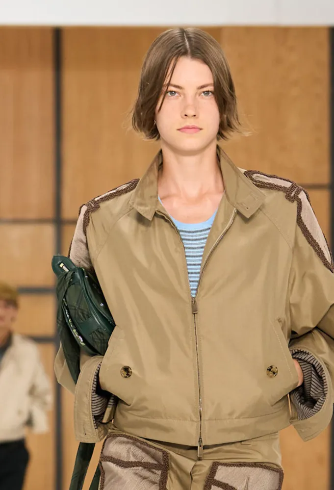 بربري Burberry ربيع صيف 2027 - مصدر الصورة Launchmetrics/Spotlight ©