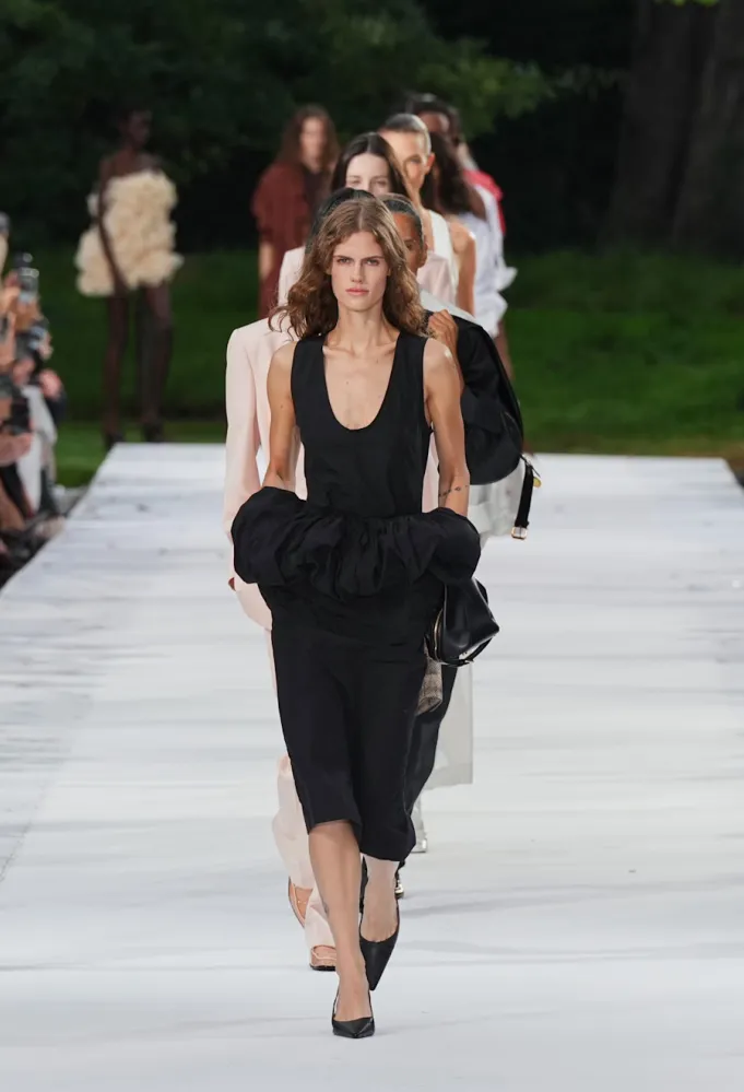 ستيلا ماكارتني Stella McCartney ربيع وصيف 2027 - مصدر الصورة Launchmetrics/Spotlight © 